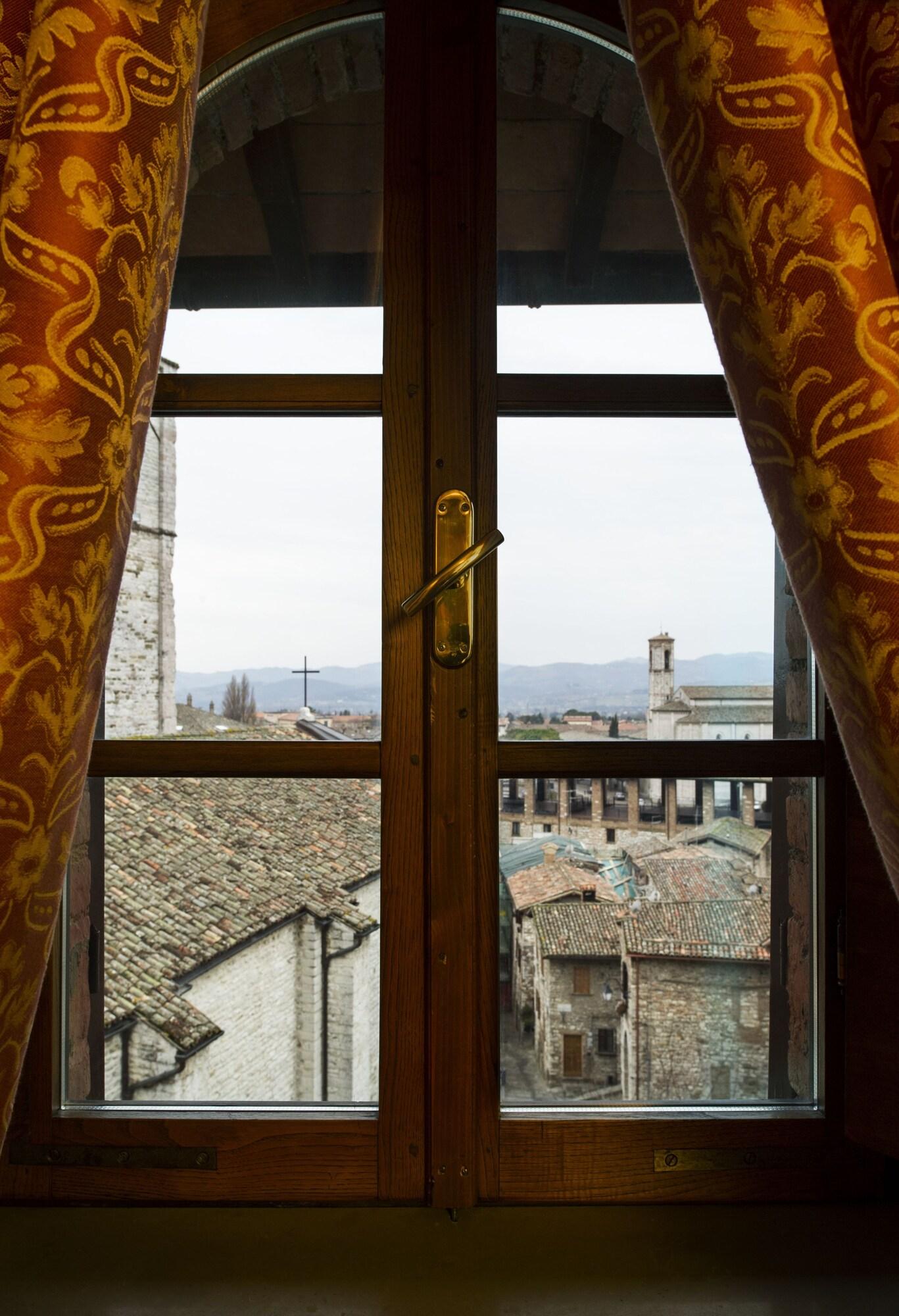 Hotel Gattapone Gubbio Esterno foto