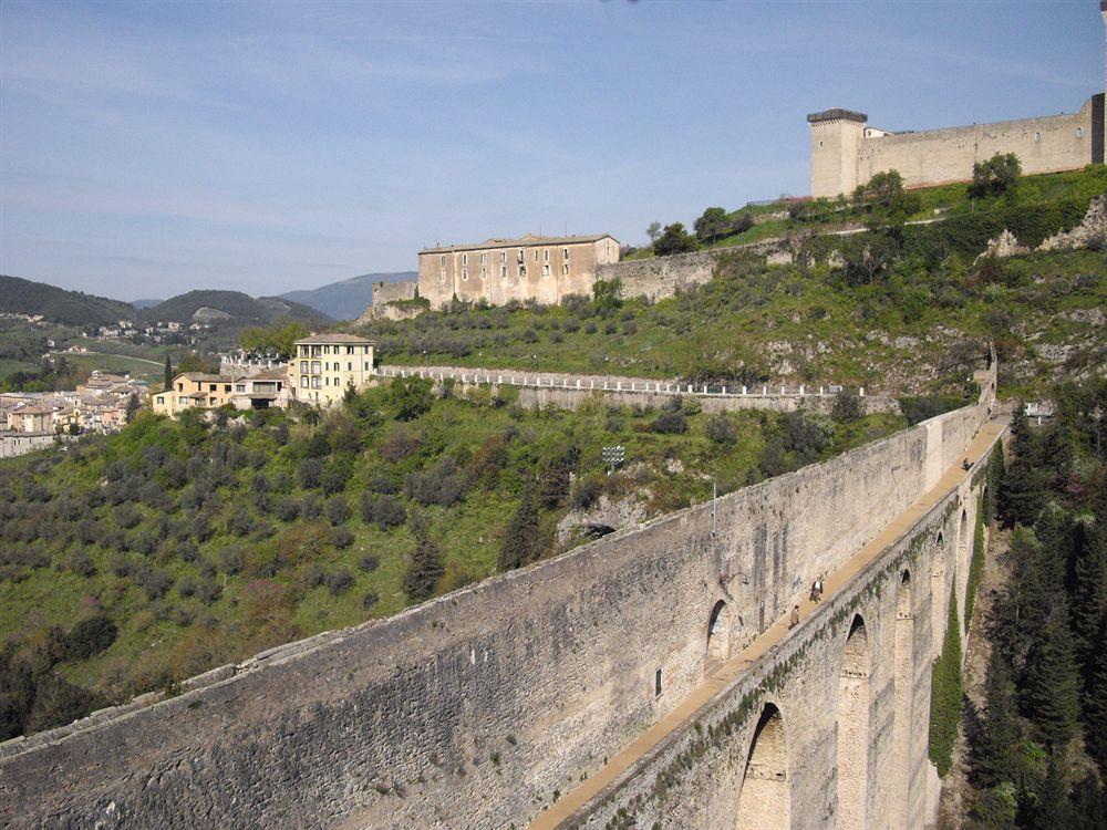 Hotel Gattapone Gubbio Esterno foto