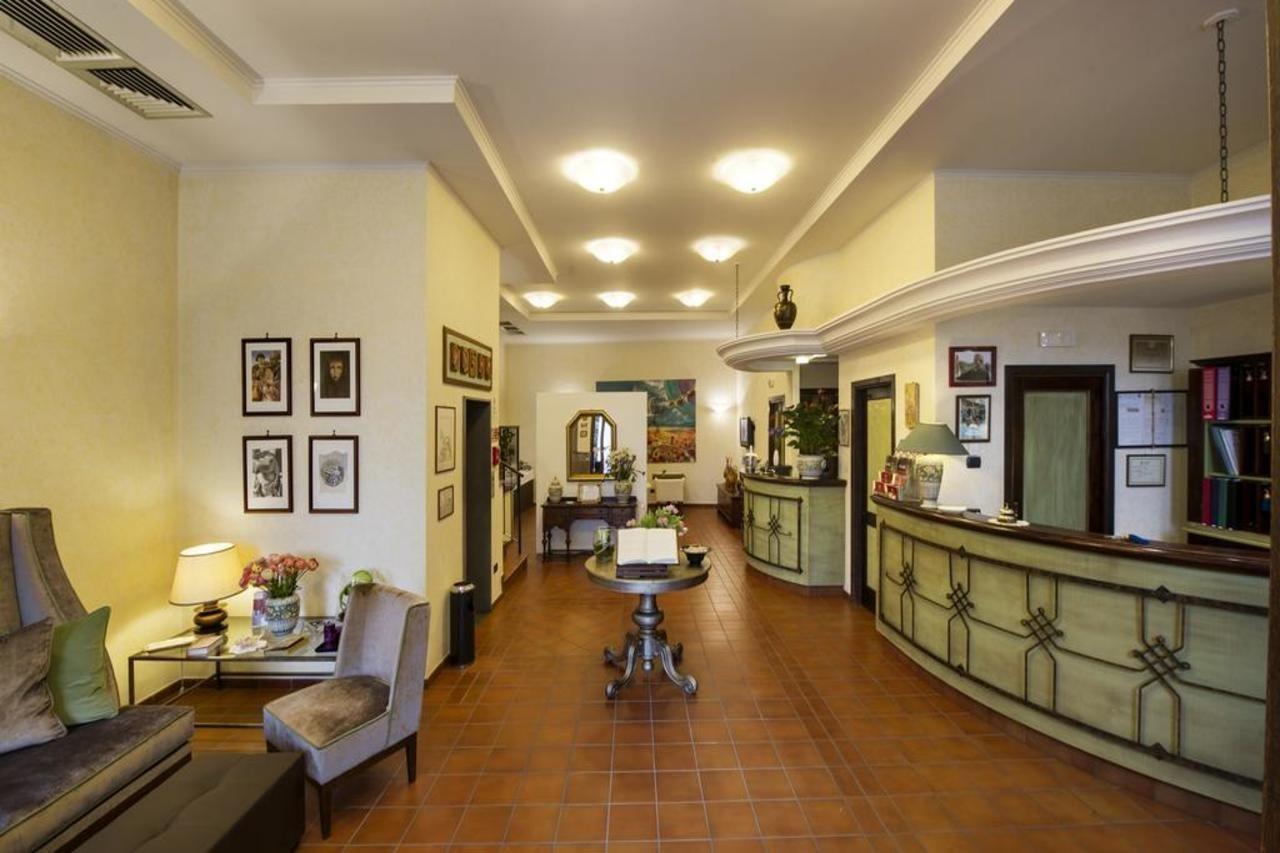 Hotel Gattapone Gubbio Esterno foto