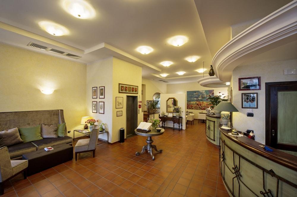 Hotel Gattapone Gubbio Esterno foto