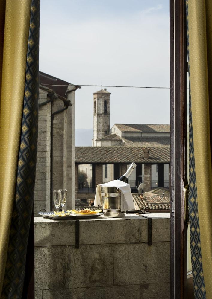 Hotel Gattapone Gubbio Esterno foto