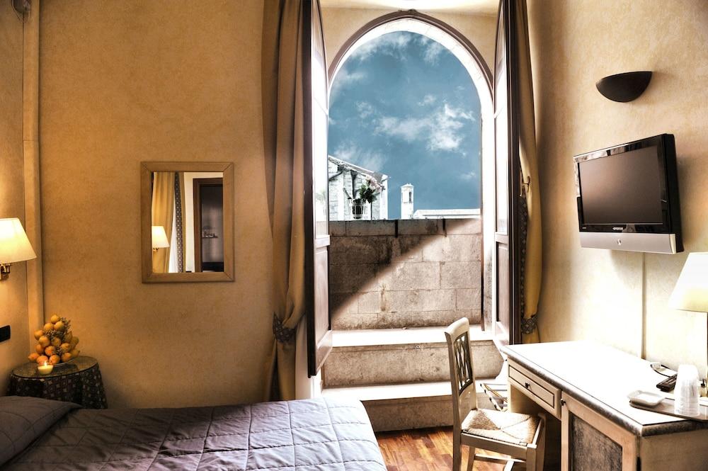 Hotel Gattapone Gubbio Esterno foto