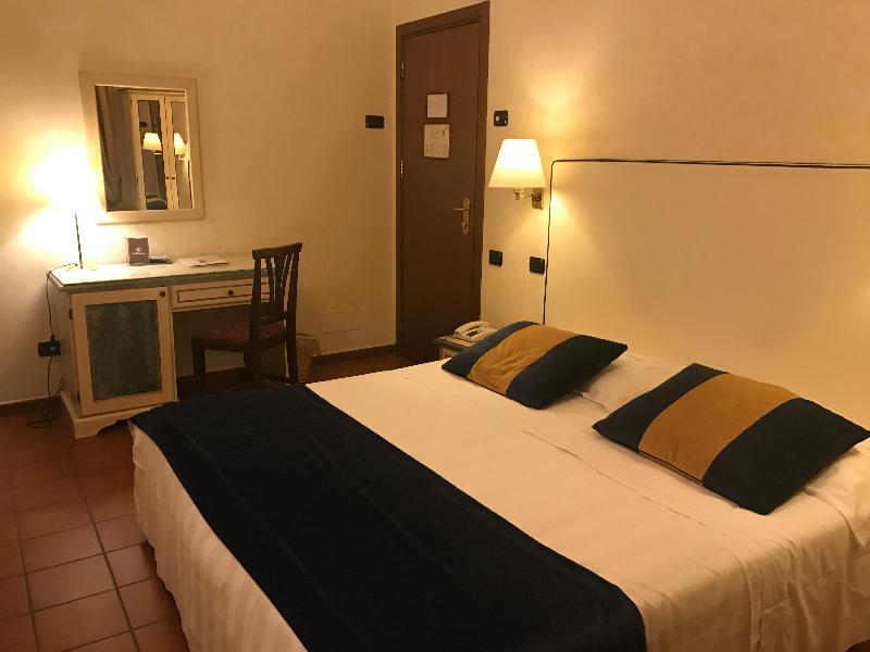Hotel Gattapone Gubbio Esterno foto